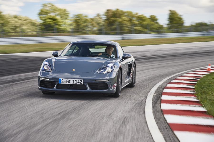  Porsche 718 Cayman 2016 года  (фото 18 из 33)